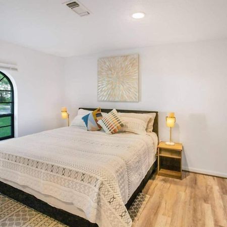 Sunmeadow Manor Retreat Villa Friendswood Bagian luar foto