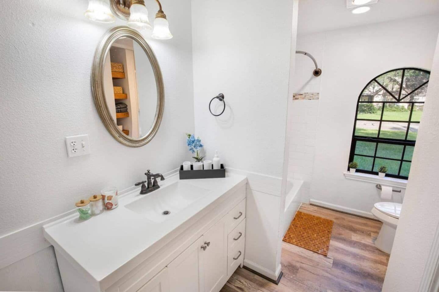 Sunmeadow Manor Retreat Villa Friendswood Bagian luar foto